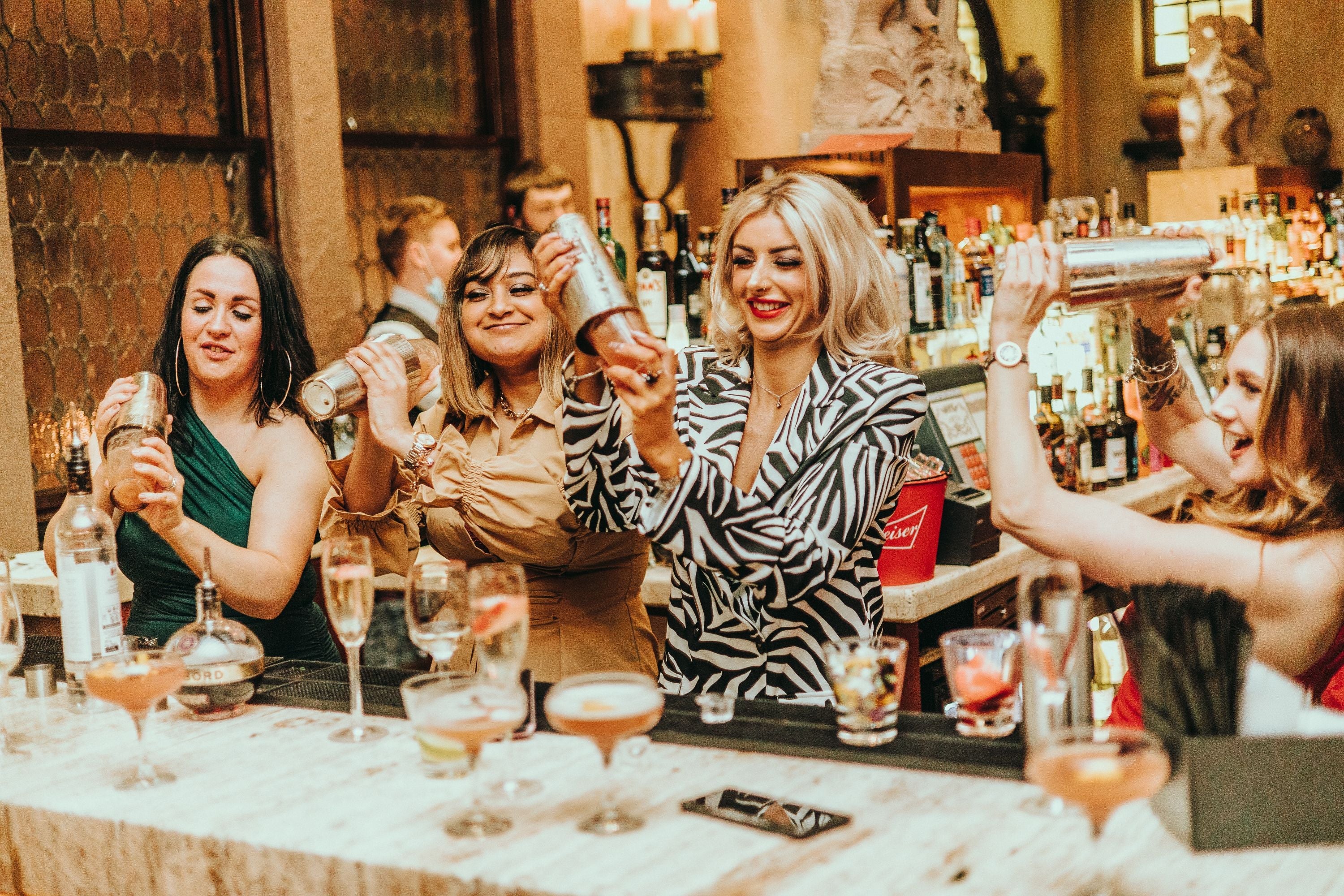 Spa, Cocktail & Charcuterie Package for 4, Arta Glasgow & PURE Spa